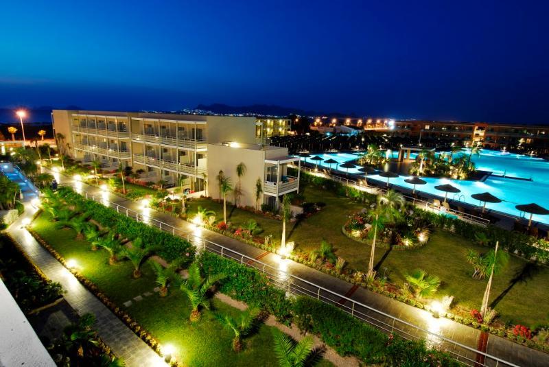 לאמפי Blue Lagoon Resort מראה חיצוני תמונה